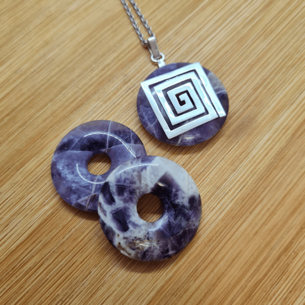 ametist oblika donut donut 3cm tri komada sa srebrnim privjeskom