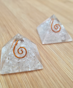 Orgonit piramida - Gorski kristal 3 cm