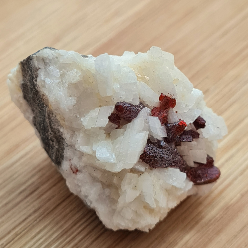 Alternative view of Spinel - neobrađeni