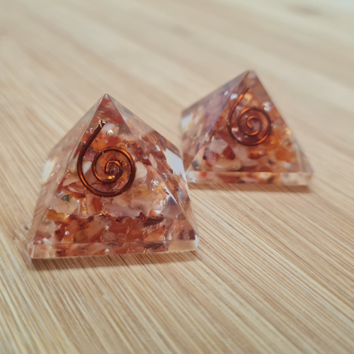 Orgonit piramida - Karneol 2,8 x 2,8 cm