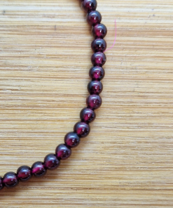 Granat - narukvica kuglice 4 mm