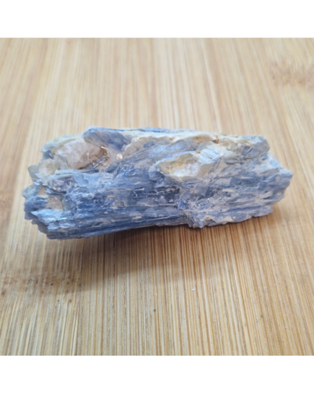 Disten - neobrađeni 6,3 x 2,4 cm