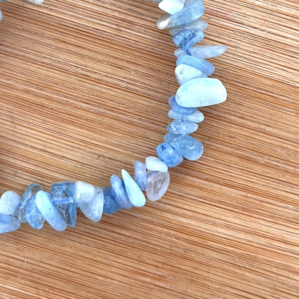 Akvamarin tamni – narukvica “chips”