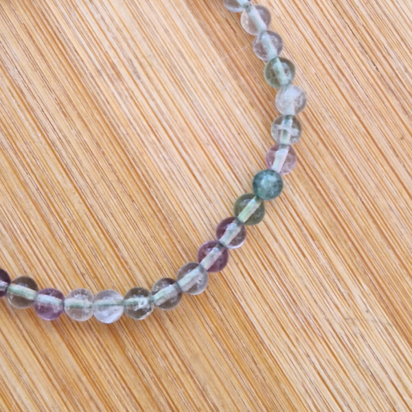 Fluorit – narukvica kuglice 4 mm