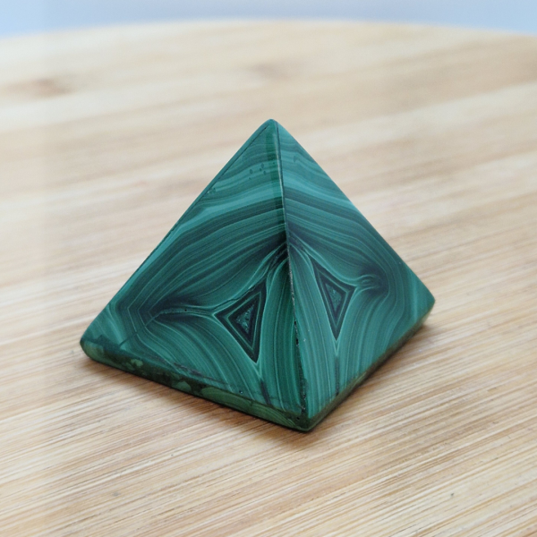 Malahit – piramida 4 x 4 cm