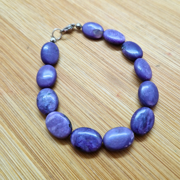Charoite (Čaroit) narukvica oval