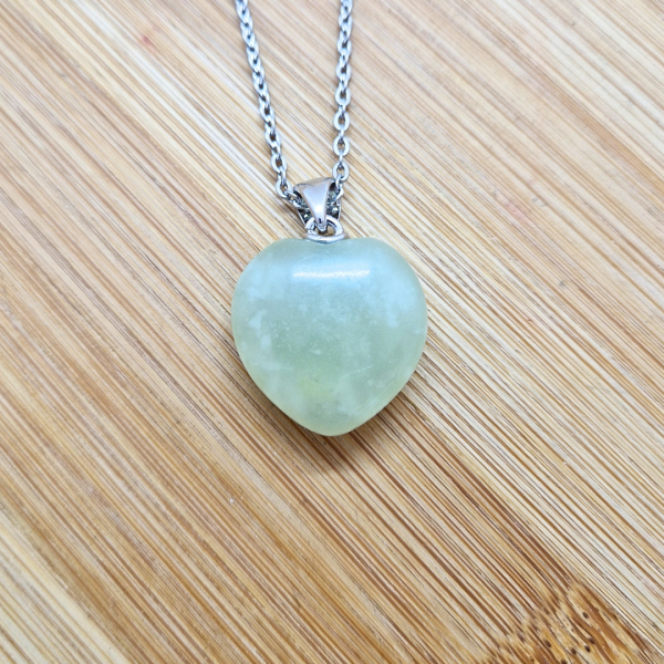 Serpentin žad privjesak srce