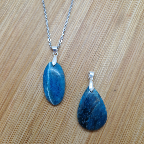 Apatit – privjesak kabušon