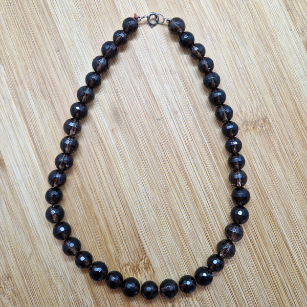 Dimni kvarc – ogrlica fasetirane kuglice 