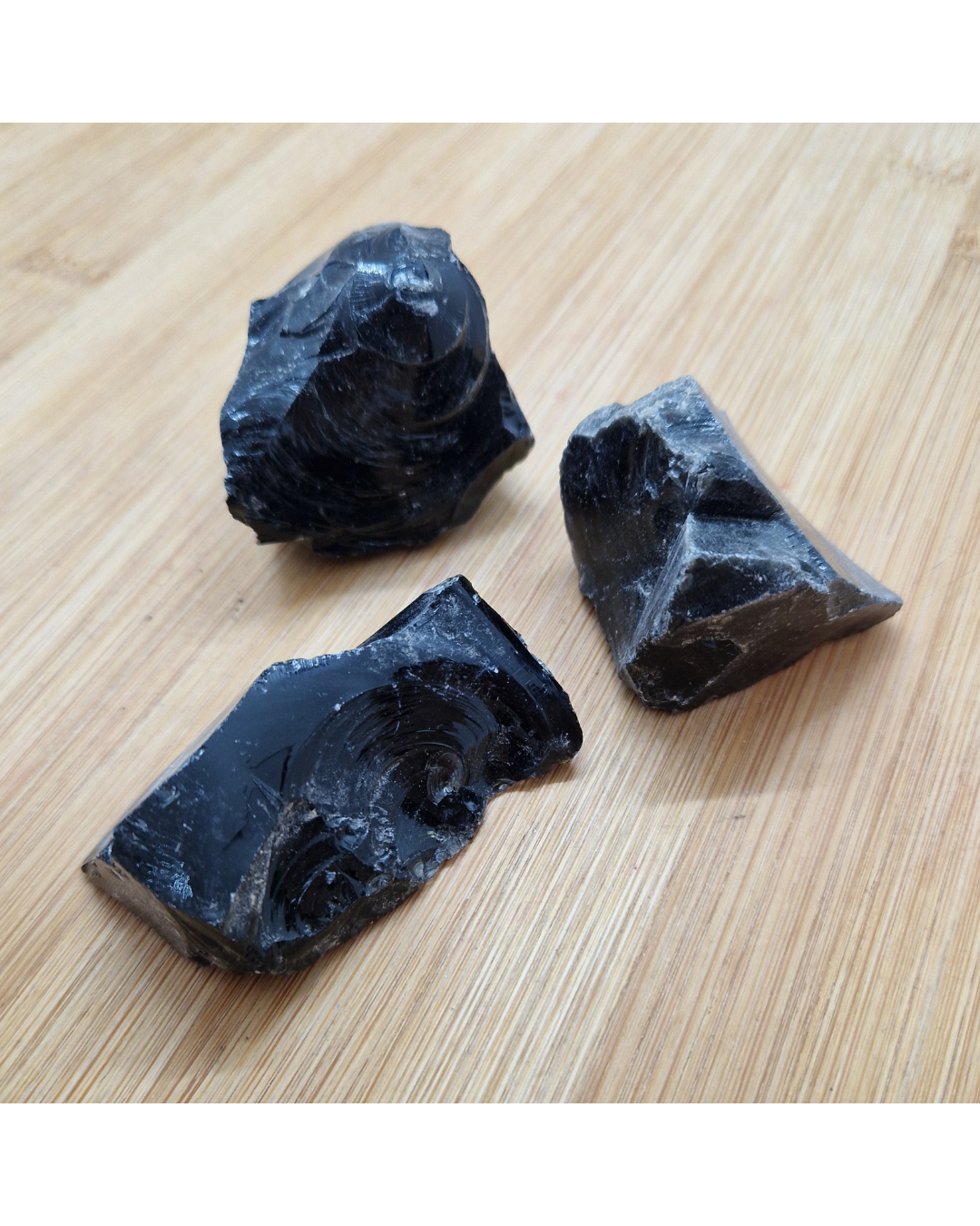 Opsidijan crni – neobrađeni grumen L - Nova Arka