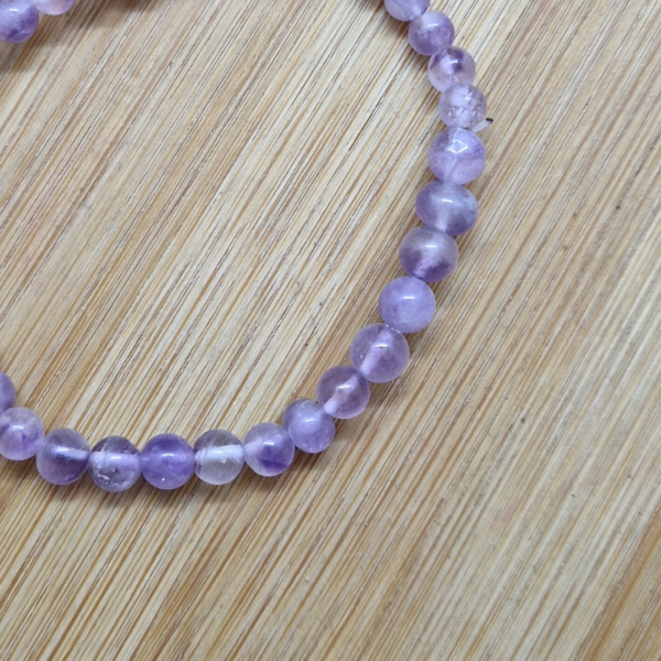 Ametist – narukvica 6 mm - svijetla