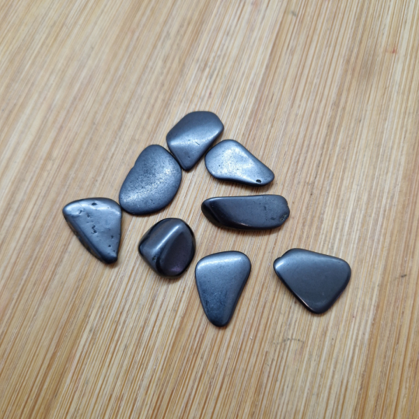 Šungit – polirani oblutak S