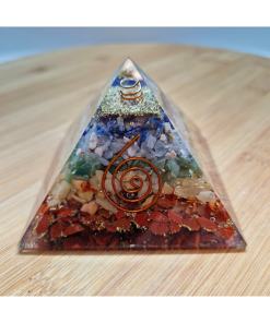 Orgonit piramida – 7 Chakra 7 x 7 cm