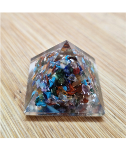 Orgonit piramida – Mix 3 cm